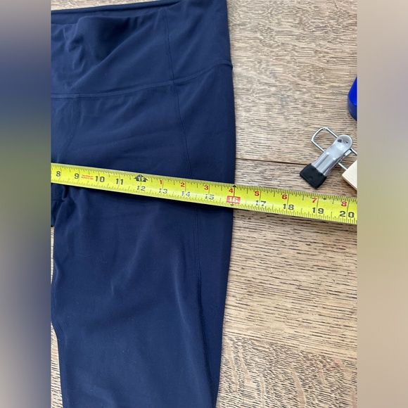 Athleta Salutation Navy Blue High Rise Crop Capri Blue medium - Picture 11 of 13
